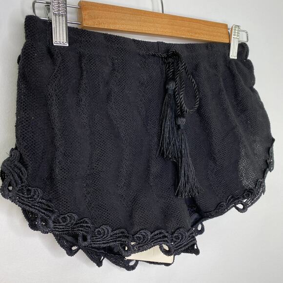 LF Native Rose Black Drawstring Waist Tassel Shorts Women's Size 8 NWT - Picture 3 of 7